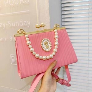 2024 Light Lady Pearl Chain Women's Hand Bags Lady Design Purses For Woman
