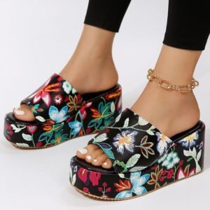 2024 summer new round head wedge with one line classic embroidered women's large size slippers with sandals