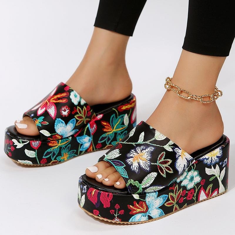 2024 summer new round head wedge with one line classic embroidered women's large size slippers with sandals