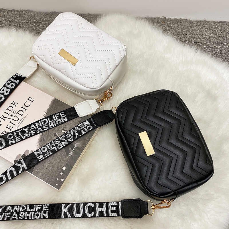 2022 trending bags for ladies fashion wave embroidery bag designer Printed shoulder strap messenger small square bag