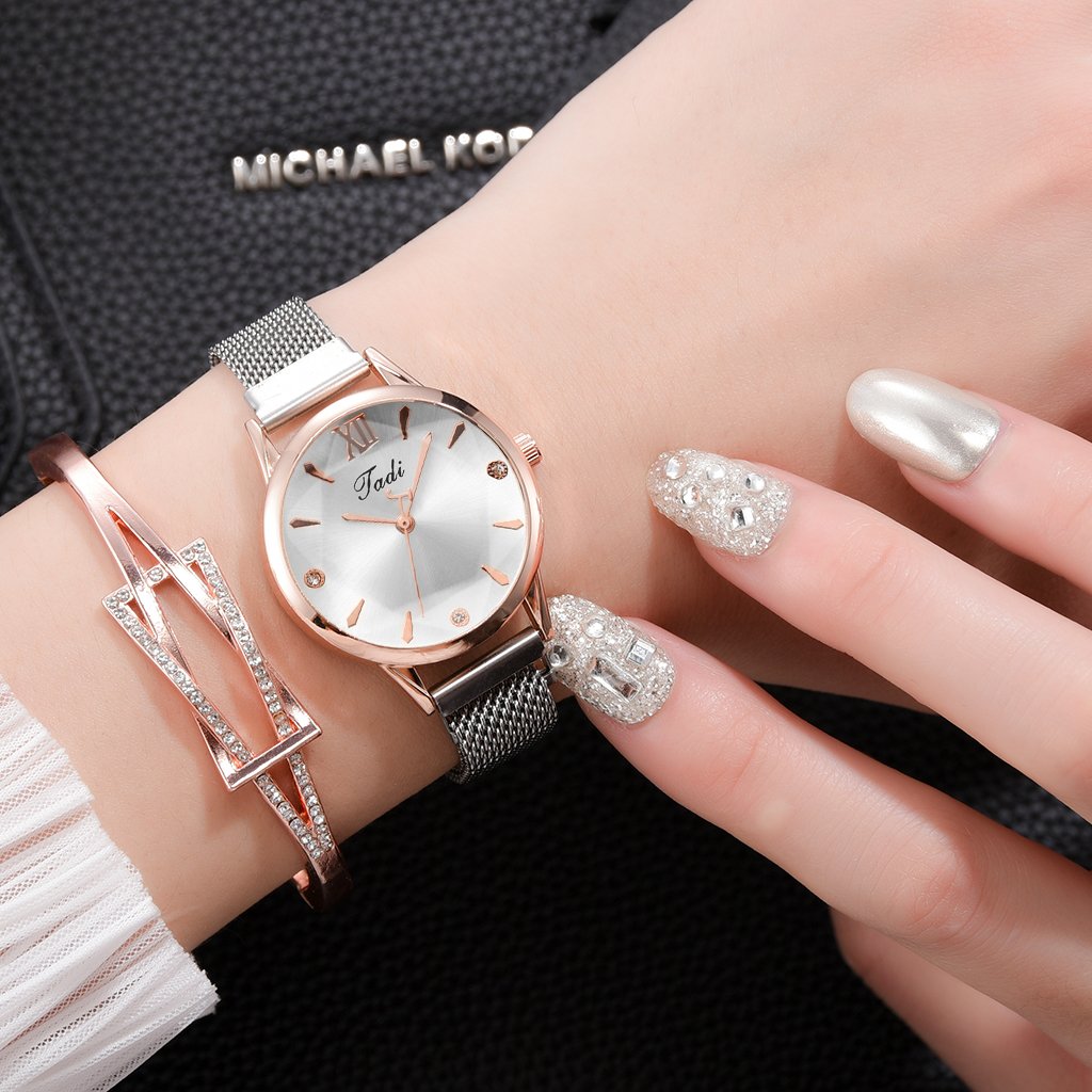 Fashion 2pcs Set Women Watches Simple Magnet Flower Rhinestone Watch Ladies Wrist Watch Bracelet Set Black Clock Reloj Mujer