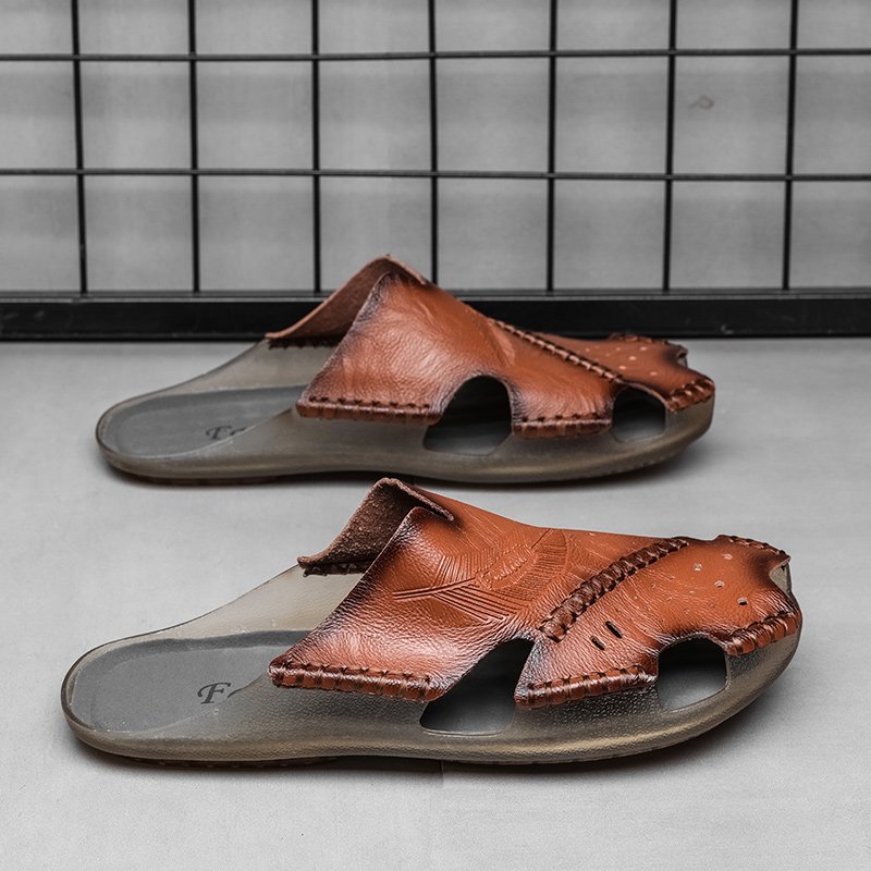 Hot Sale Summer Sandals Men Slippers Genuine Leather Slippers Closed Toe Beach Style Embossed Design Outdoor Men's Slippers 1869