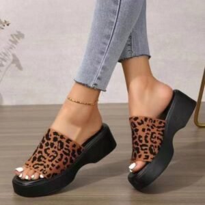 Large Size One Line Slippers Women 2024 New Wedge Heel Thick Sole Fashion Casual Slippers