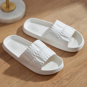 Plus-size slippers are very cheap beach shoes