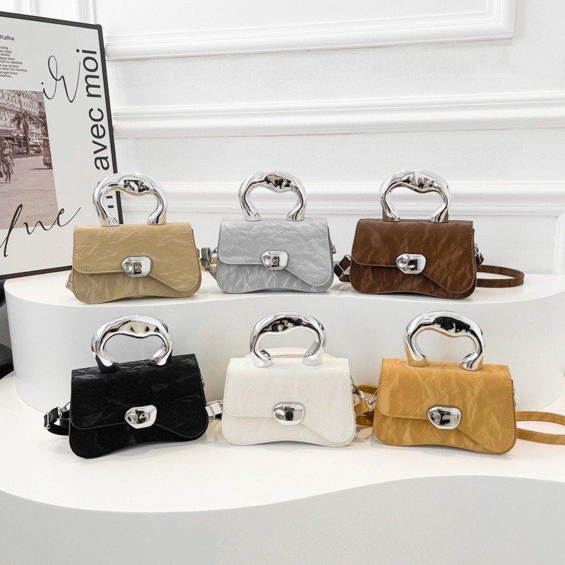 Simple design women's bag 2024 new fashion popular hand bill of lading shoulder small square bag