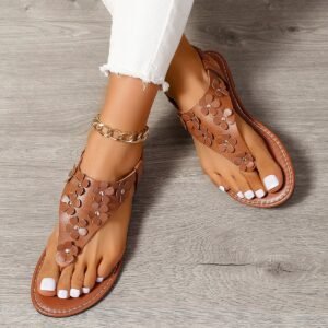 Women's Sandals 2024 Summer Large Hollow Toe Clip Fashion Flat Bottom Elastic Band Carved Outdoor Beach Sandals Slippers